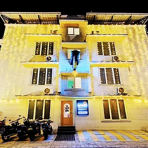 Hotel The Waves Fortkochi